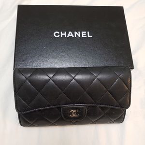 Pre-owned. Chanel Classic Flap Wallet.